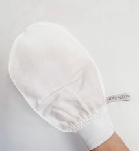 Load image into Gallery viewer, Ruya Skin Exfoliating Mitt Glove Made in Turkey Sustainable Cruelty Free Eco-Friendly
